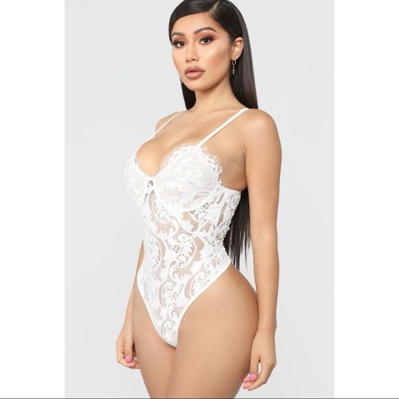🤍 FASHION NOVA | Sexy White Bodysuit - Picture 2 of 16